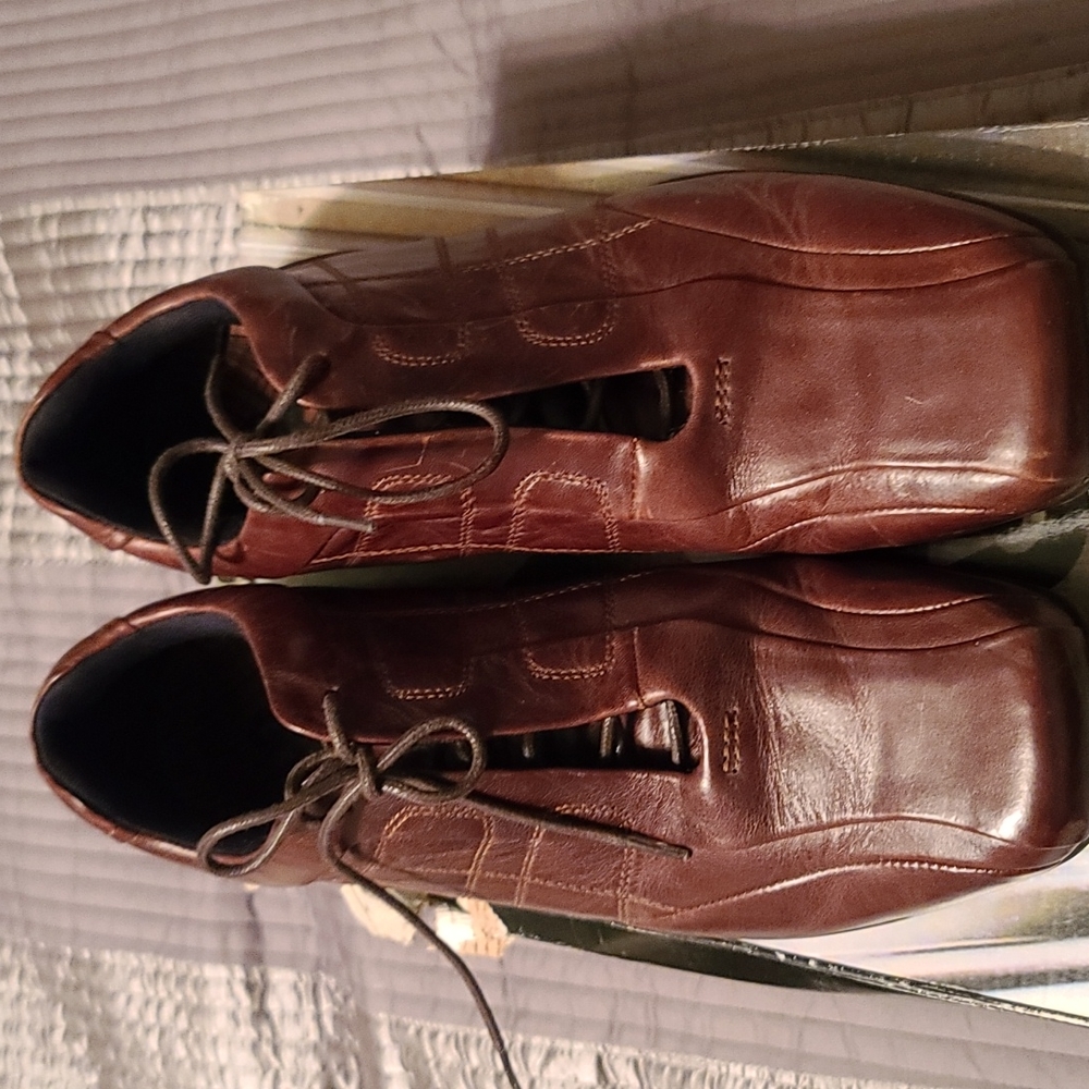 Mens shoes